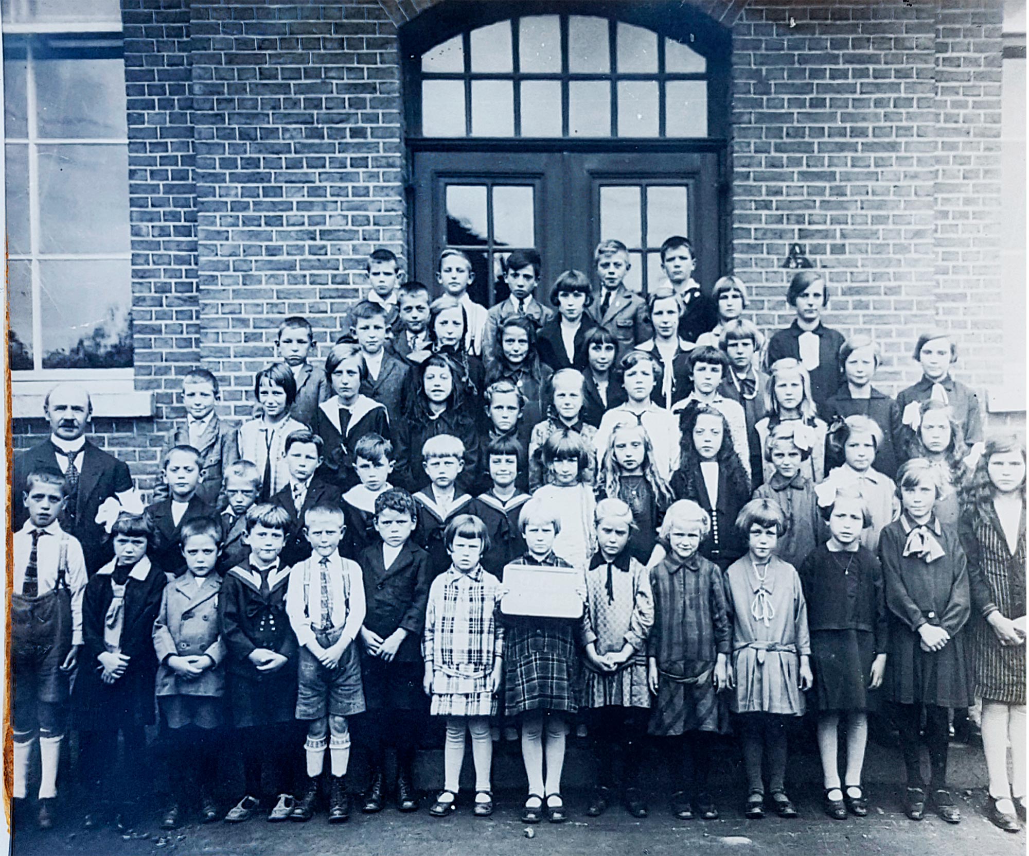 1929 lagere school Op de Berg Elsloo